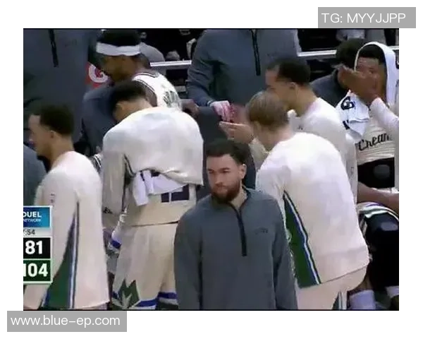 篮网与雄鹿下半场激战回顾球员表现与战术分析全景呈现 篮网与雄鹿下半场激战回顾球员表现与战术分析全景呈现