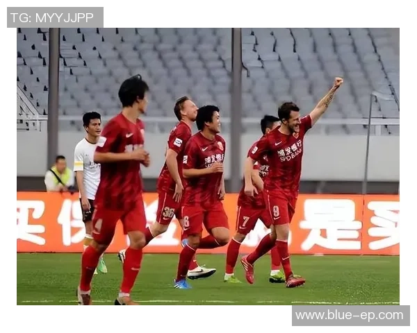 足协杯激战上海上港迎战天津队争夺晋级名额精彩对决引发球迷热议